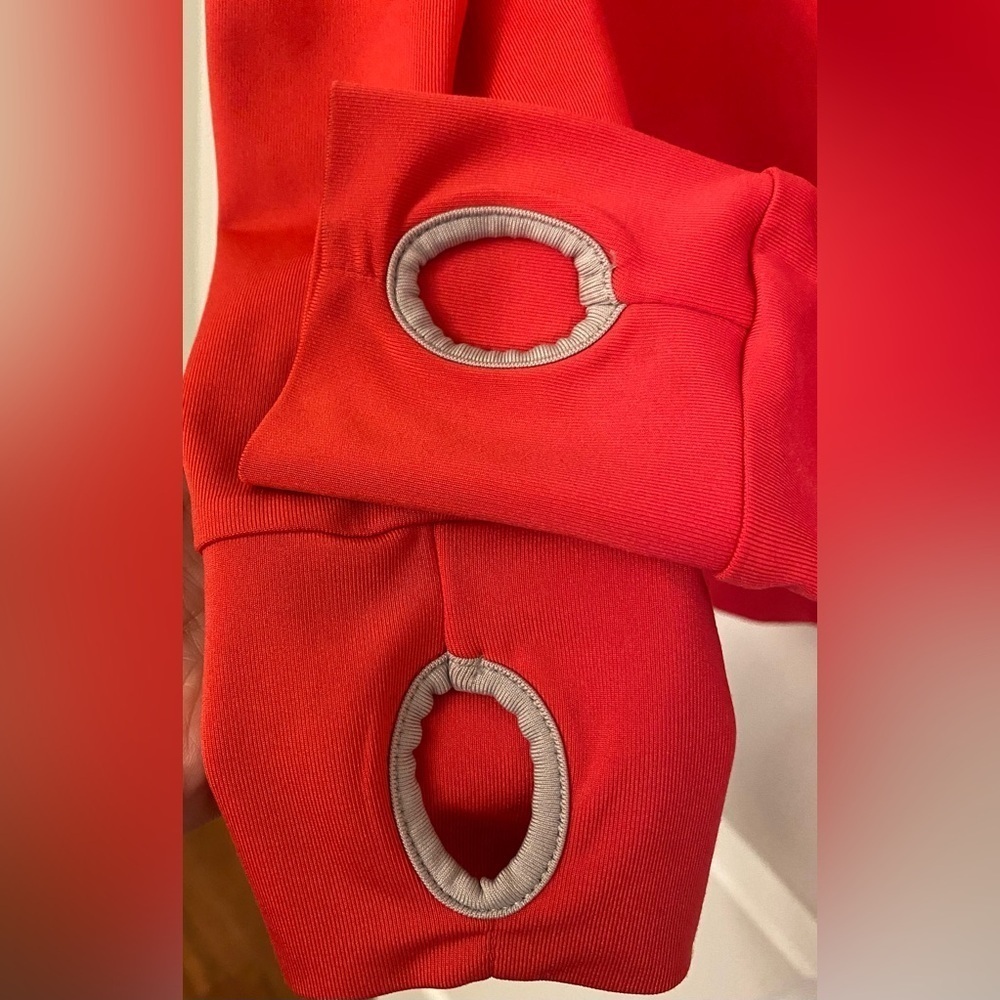 Greg Norman Long Sleeve 1/4 Zip Size S/P Pinkish Red Gray Accents Thumb Holes - Picture 4 of 8
